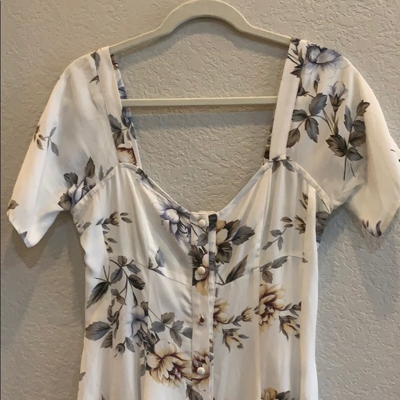 Flynn Skye Floral Dress - Picture 2 of 5